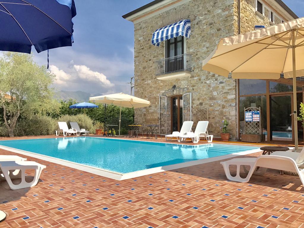 Casa Vacanze Il Cenito 卡斯特拉巴特 外观 照片