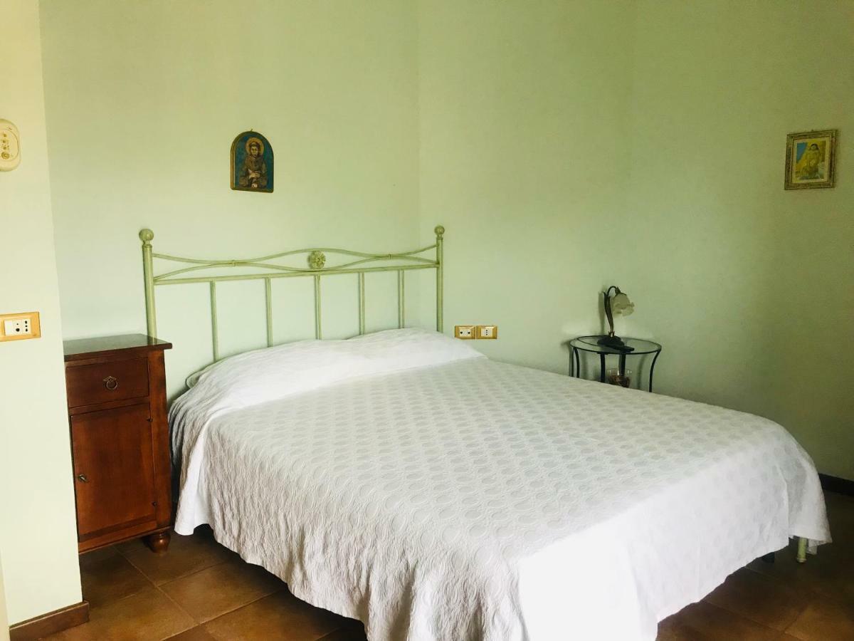 Casa Vacanze Il Cenito 卡斯特拉巴特 外观 照片